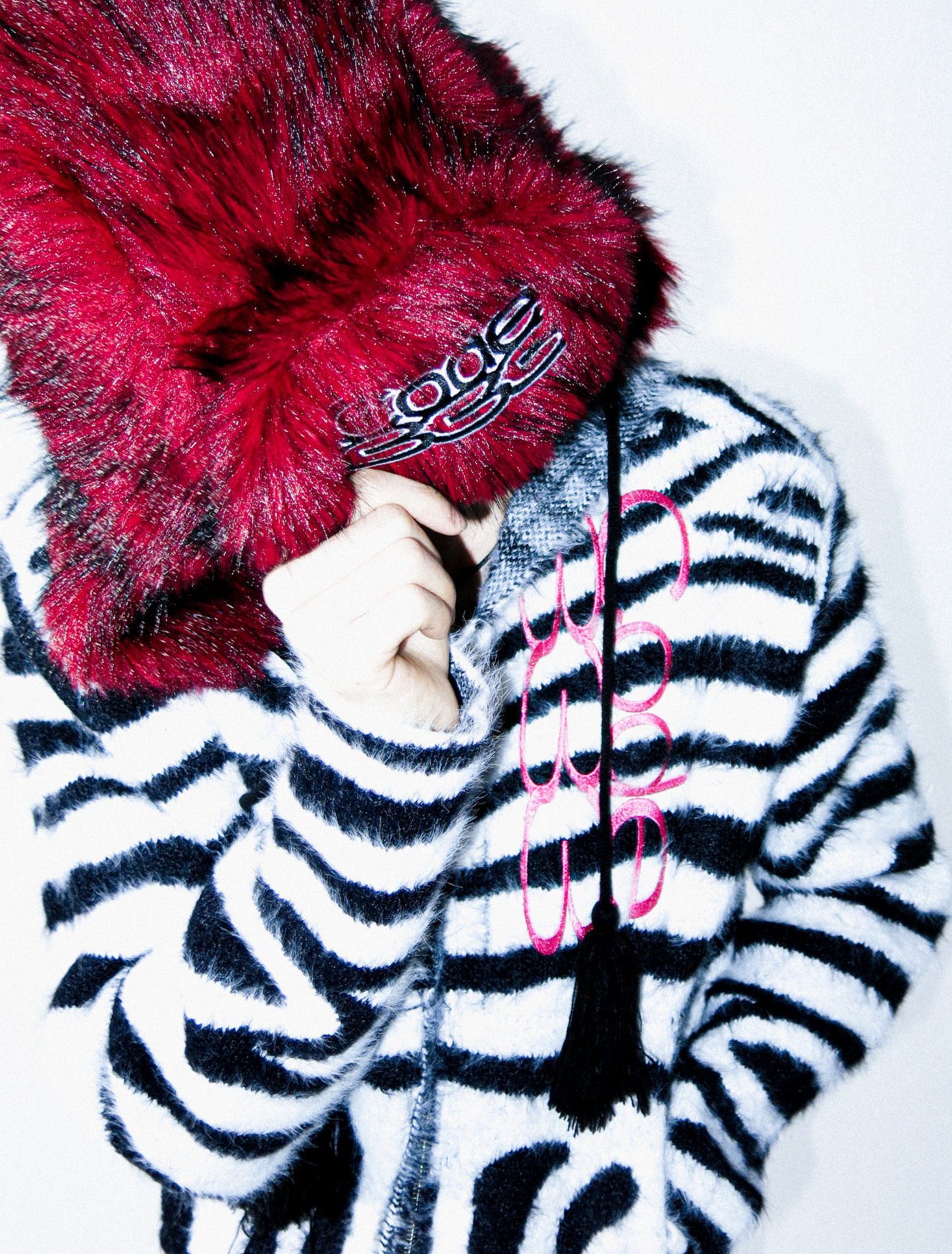 Embroidered zebra pattern fur double-switch zipper hooded